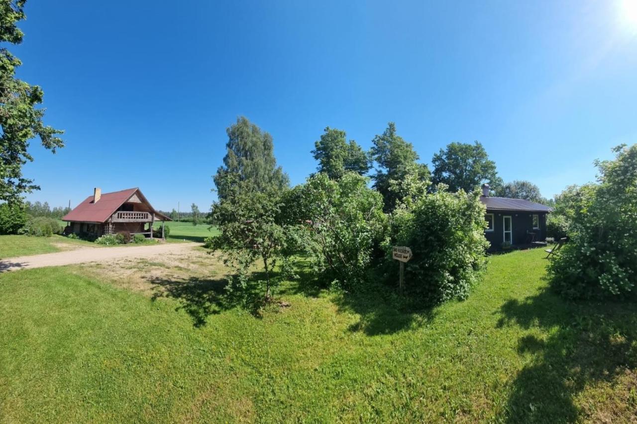 "Ziedkalni" Villa Bīriņi Buitenkant foto
