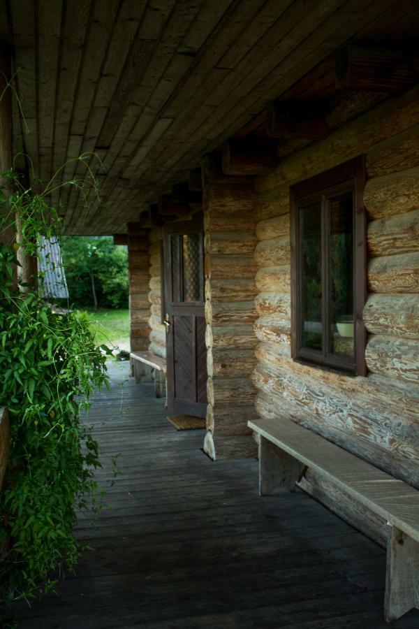 "Ziedkalni" Villa Bīriņi Buitenkant foto