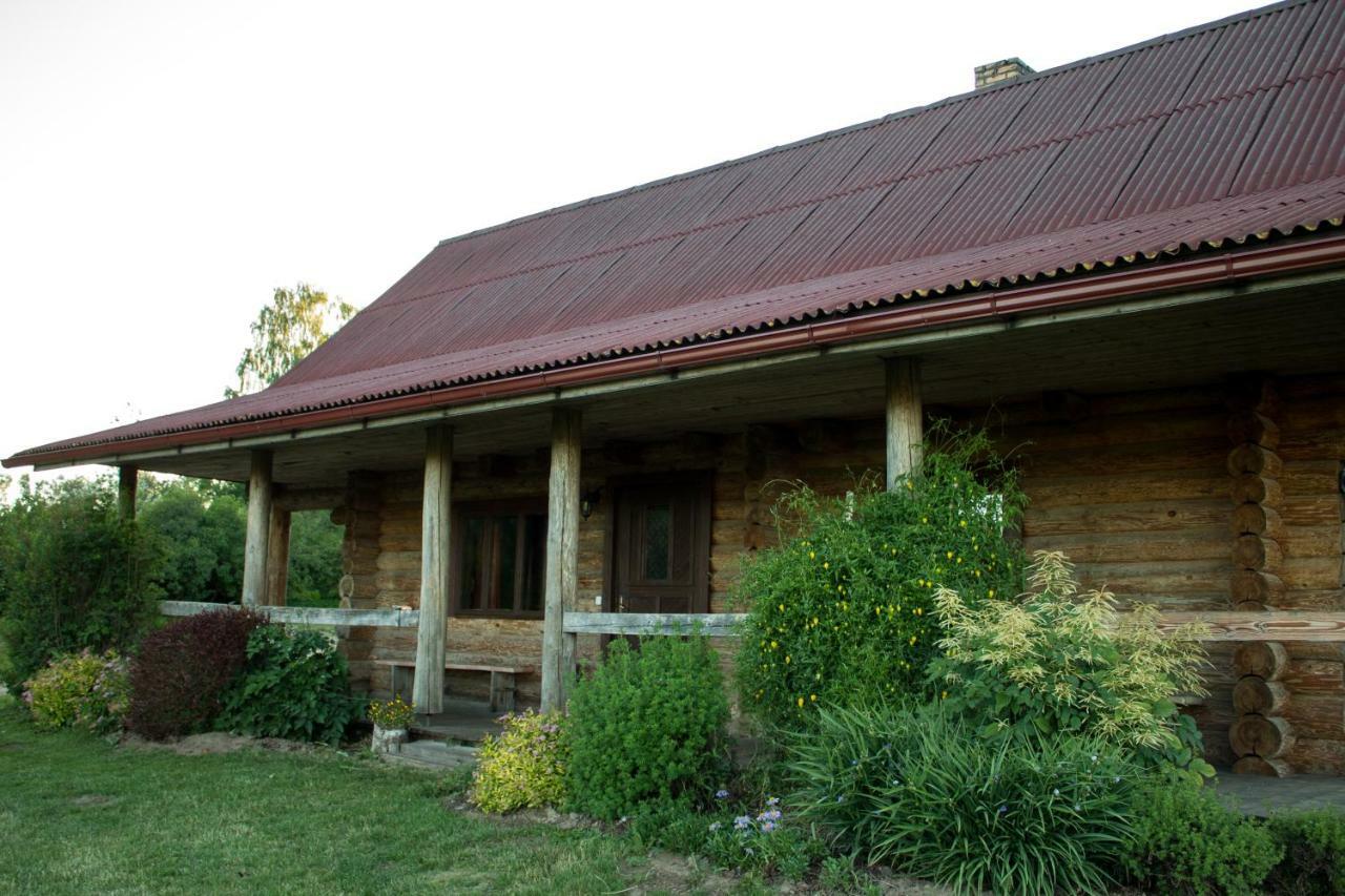 "Ziedkalni" Villa Bīriņi Buitenkant foto